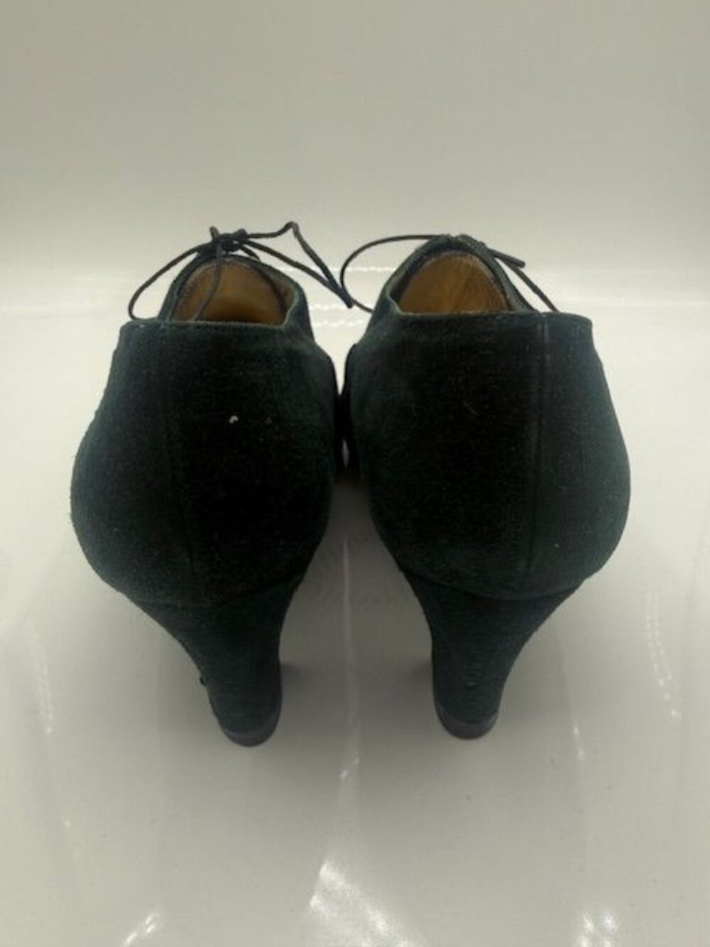 Vintage Escada Womens Hunter Green/Black Suede Heart Detail Lace Up Heels Size 8 - Picture 4 of 7